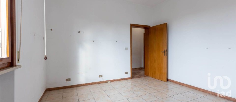 Apartment 6 rooms of 114 m² in Lari (56035)