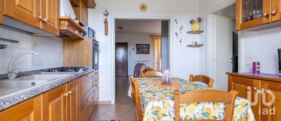 House 7 rooms of 130 m² in Lari (56035)