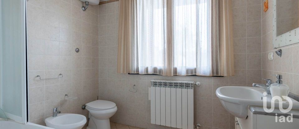 House 7 rooms of 130 m² in Lari (56035)