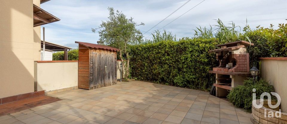 House 7 rooms of 130 m² in Lari (56035)