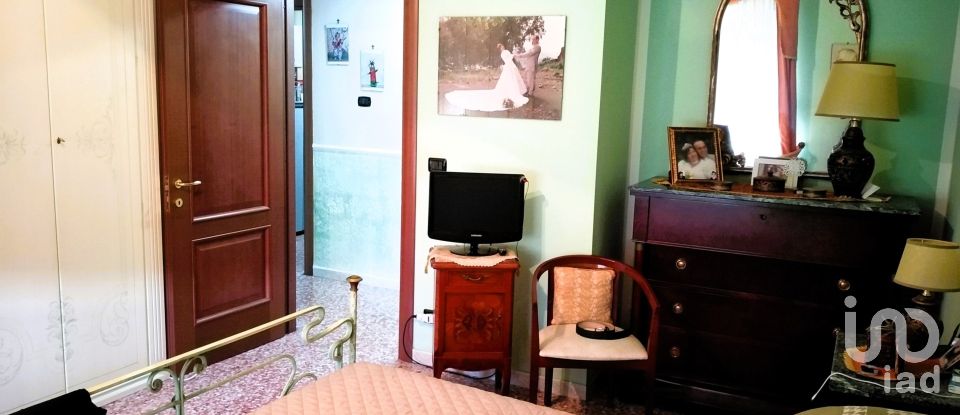 Apartment 8 rooms of 151 m² in Scalea (87029)