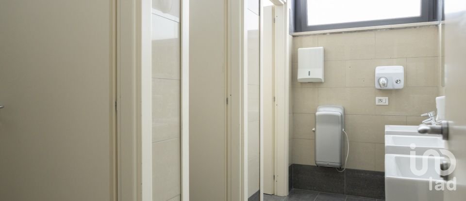 Negozio / locale commerciale di 1.150 m² in Porto Sant'Elpidio (63821)