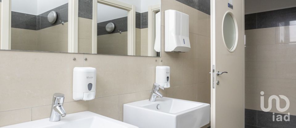 Negozio / locale commerciale di 1.150 m² in Porto Sant'Elpidio (63821)