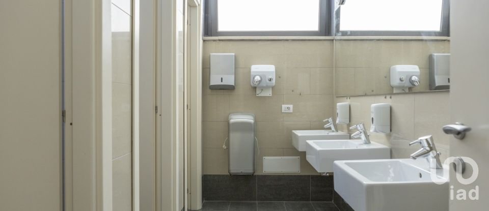 Negozio / locale commerciale di 1.150 m² in Porto Sant'Elpidio (63821)