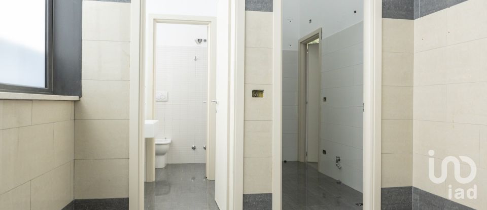 Negozio / locale commerciale di 1.150 m² in Porto Sant'Elpidio (63821)