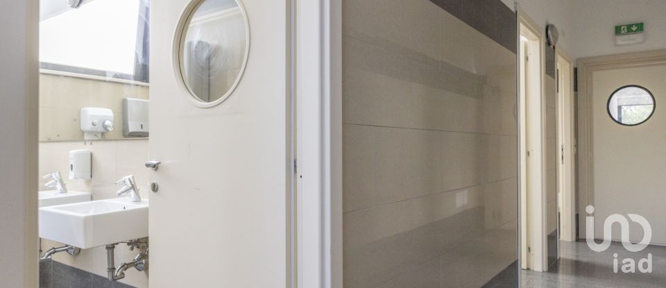 Negozio / locale commerciale di 1.150 m² in Porto Sant'Elpidio (63821)