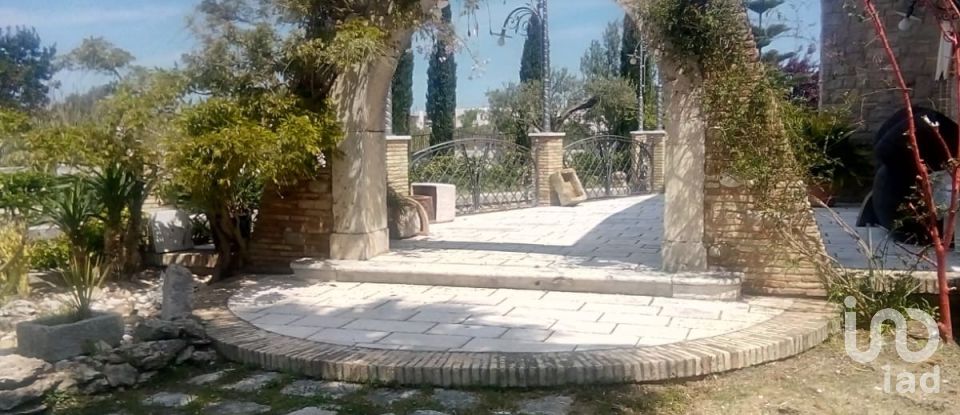 Casale 19 locali di 600 m² in Campomarino (86042)