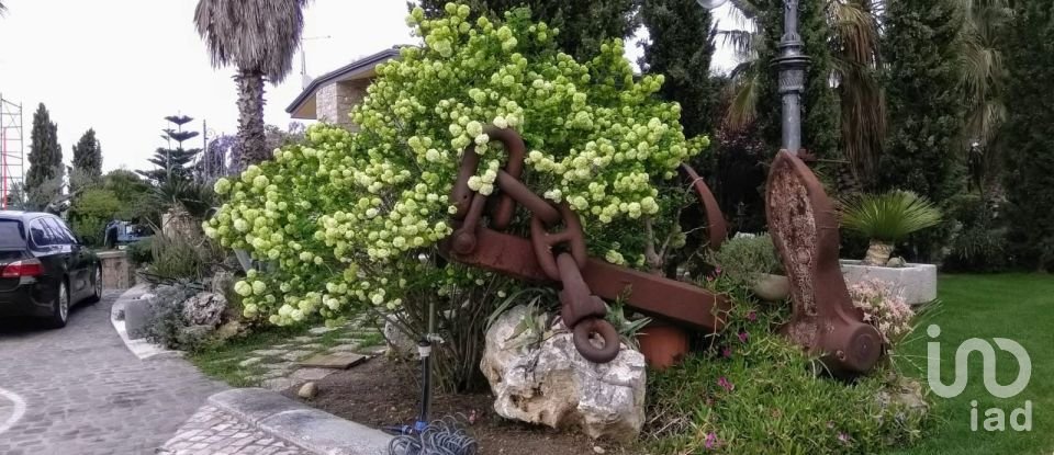 Casale 19 locali di 600 m² in Campomarino (86042)