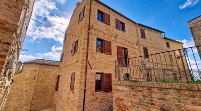 Costruzione di 160 m² in Castignano (63072)