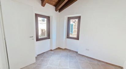Costruzione di 160 m² in Castignano (63072)