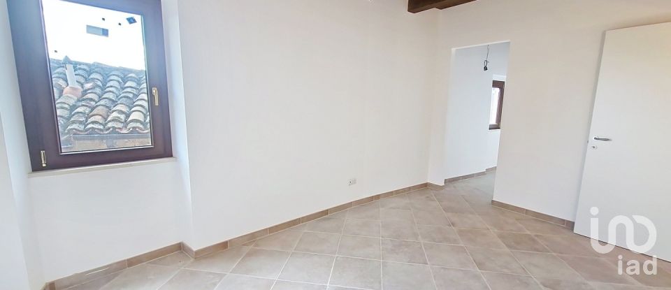 Costruzione di 160 m² in Castignano (63072)