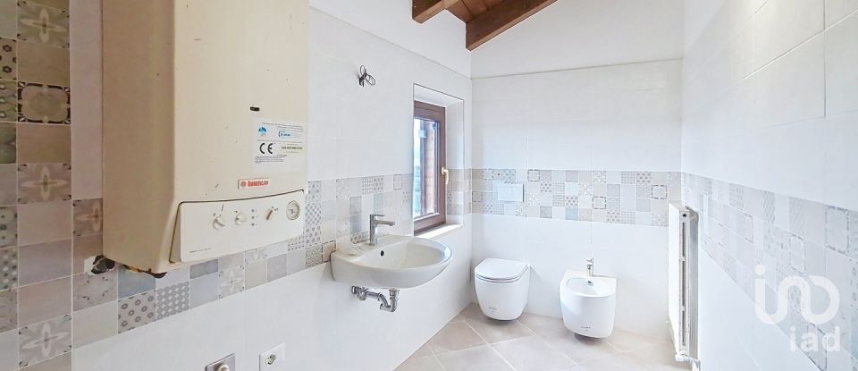 Costruzione di 160 m² in Castignano (63072)