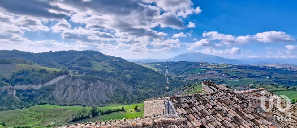 Costruzione di 160 m² in Castignano (63072)