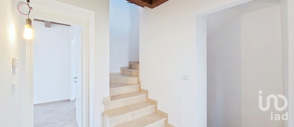 Costruzione di 160 m² in Castignano (63072)