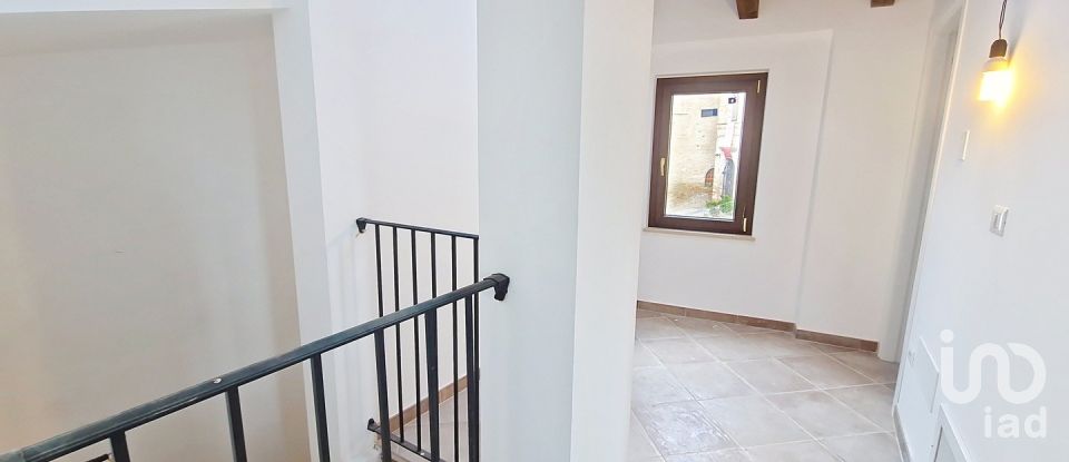 Costruzione di 160 m² in Castignano (63072)