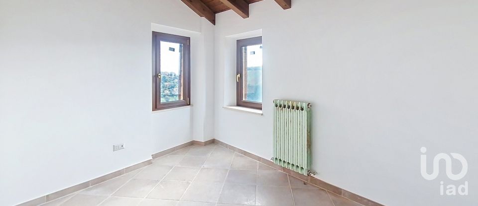 Costruzione di 160 m² in Castignano (63072)