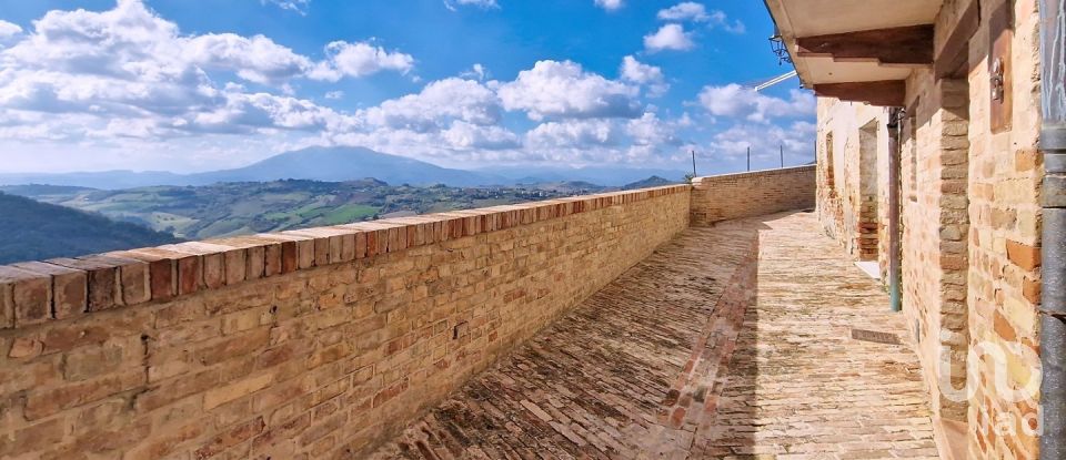 Costruzione di 160 m² in Castignano (63072)