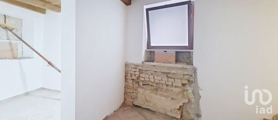 Costruzione di 160 m² in Castignano (63072)