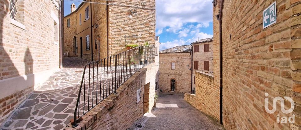 Costruzione di 160 m² in Castignano (63072)