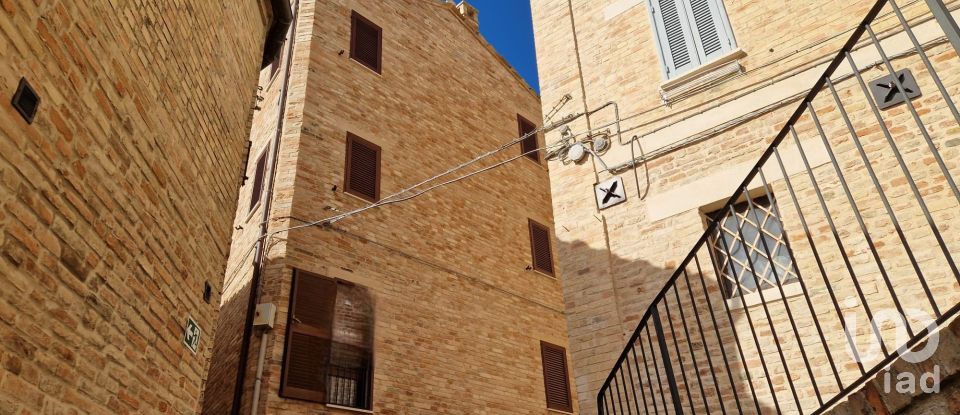 Costruzione di 160 m² in Castignano (63072)