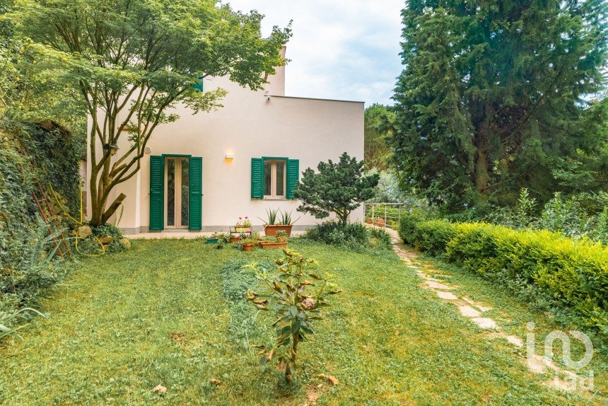 Casale 9 locali di 240 m² in Finale Ligure (17024)