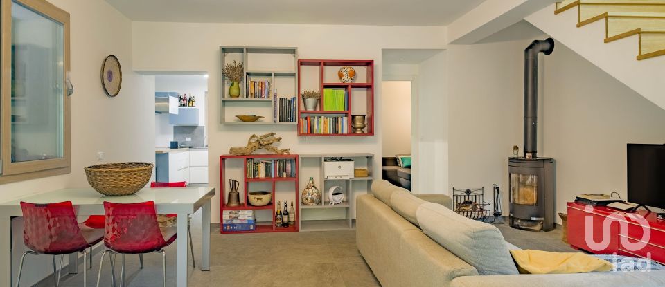 Casale 9 locali di 240 m² in Finale Ligure (17024)