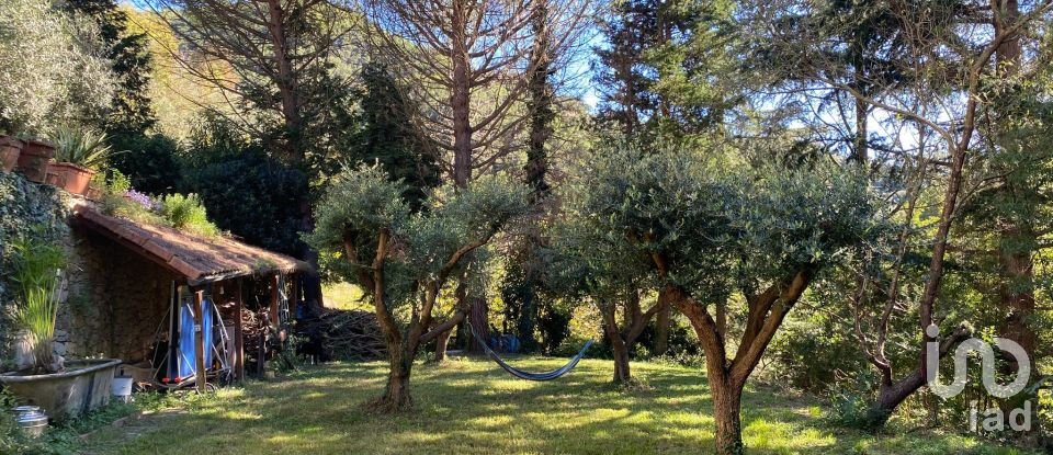 Casale 9 locali di 240 m² in Finale Ligure (17024)