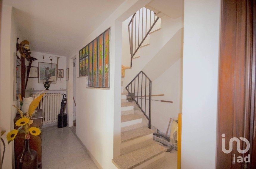 Three-room apartment of 180 m² in Orsara Bormida (15010)