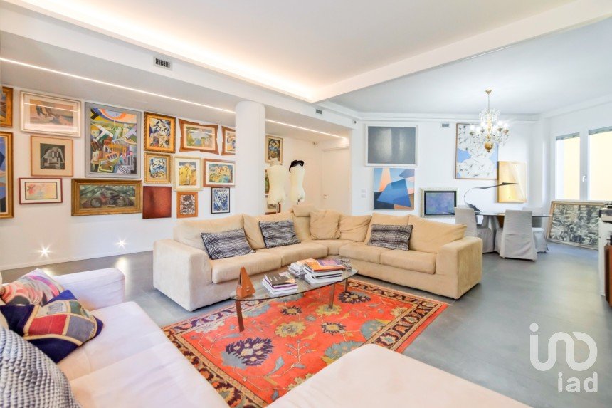 Apartment 8 rooms of 166 m² in Firenze (50125)