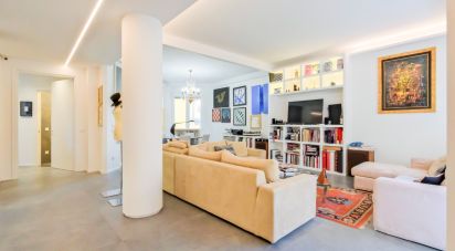 Appartamento 8 locali di 166 m² a Firenze (50125)