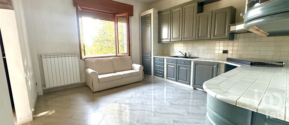 Farm 9 rooms of 248 m² in Stienta (45039)