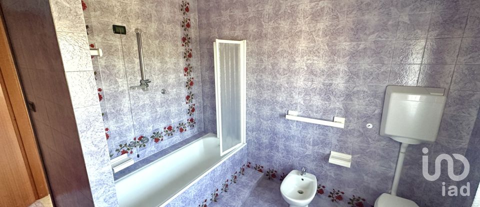 Farm 9 rooms of 248 m² in Stienta (45039)