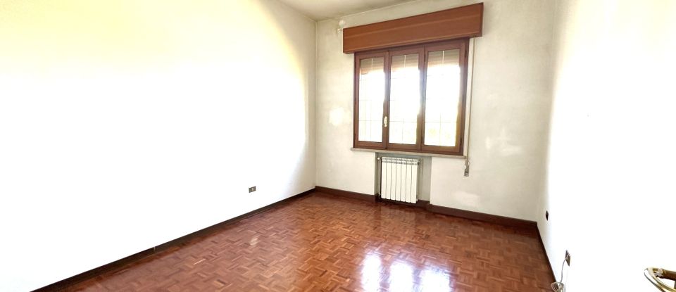 Farm 9 rooms of 248 m² in Stienta (45039)