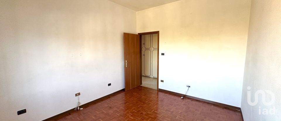 Farm 9 rooms of 248 m² in Stienta (45039)