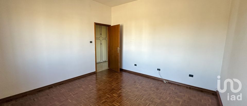 Farm 9 rooms of 248 m² in Stienta (45039)