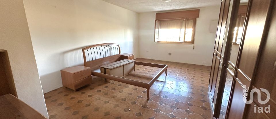 Farm 9 rooms of 248 m² in Stienta (45039)