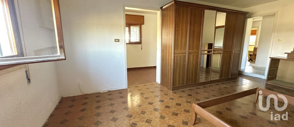 Farm 9 rooms of 248 m² in Stienta (45039)