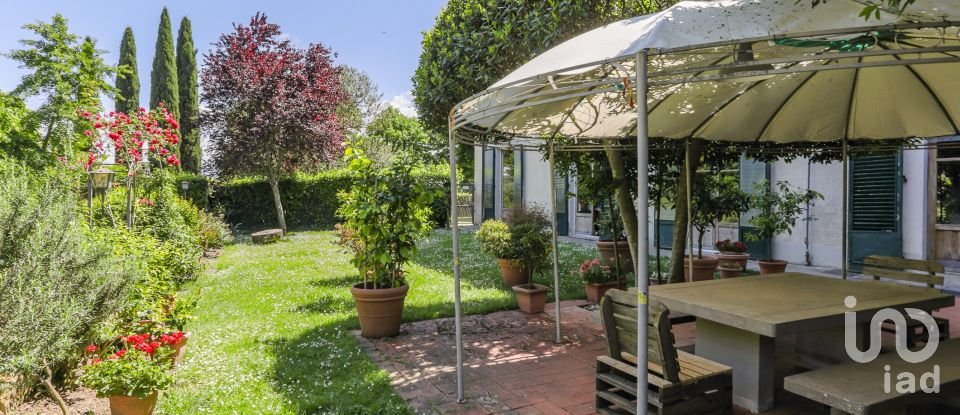 Hotel 5 rooms of 196 m² in Impruneta (50023)