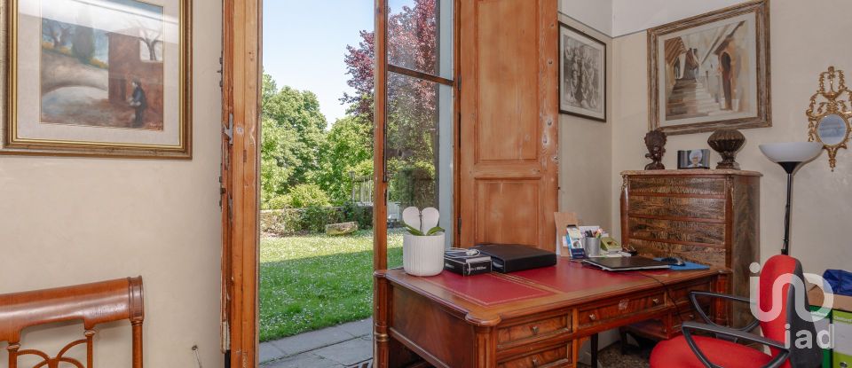 Hotel 5 rooms of 196 m² in Impruneta (50023)