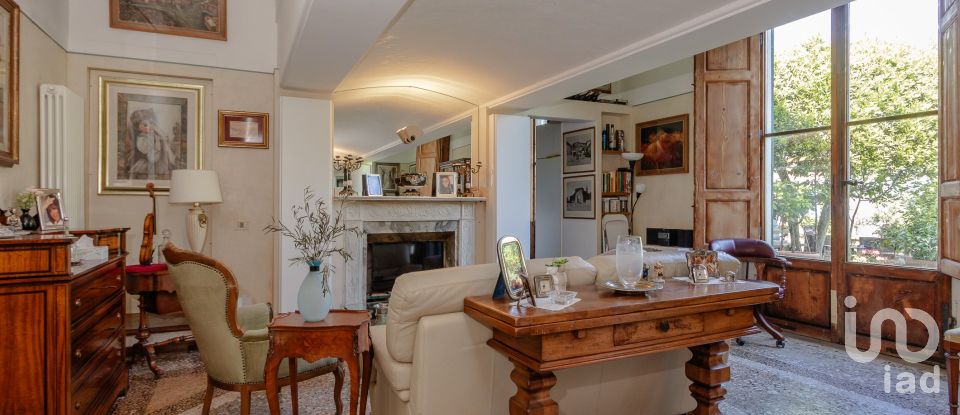 Hotel 5 rooms of 196 m² in Impruneta (50023)