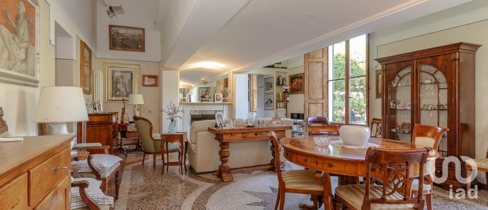 Hotel 5 rooms of 196 m² in Impruneta (50023)