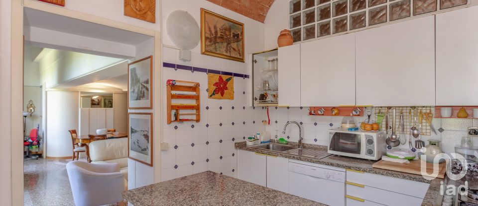 Hotel 5 rooms of 196 m² in Impruneta (50023)