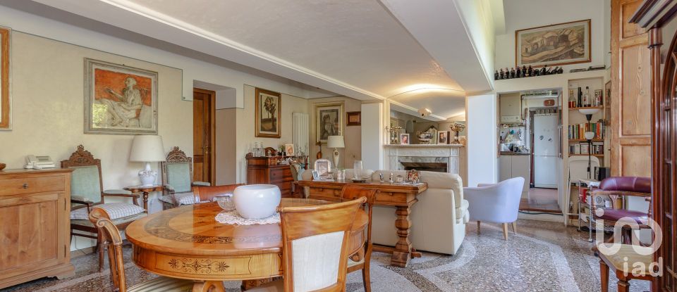 Hotel 5 rooms of 196 m² in Impruneta (50023)