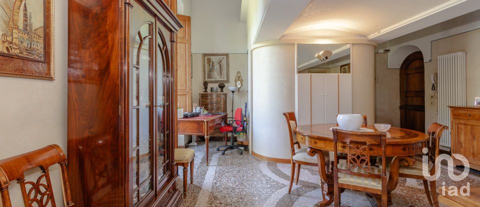 Hotel 5 rooms of 196 m² in Impruneta (50023)