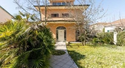 Casa indipendente / Villa 9 locali di 150 m² in Pontedera (56025)
