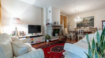 Casa indipendente / Villa 9 locali di 150 m² in Pontedera (56025)