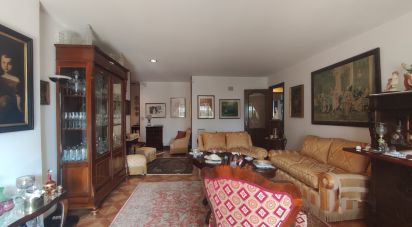 Apartment 8 rooms of 167 m² in Palermo (90143)