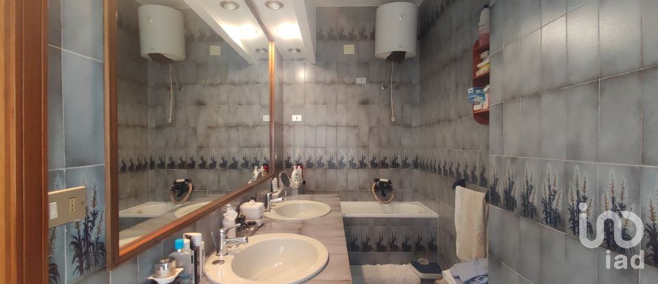 Apartment 8 rooms of 167 m² in Palermo (90143)