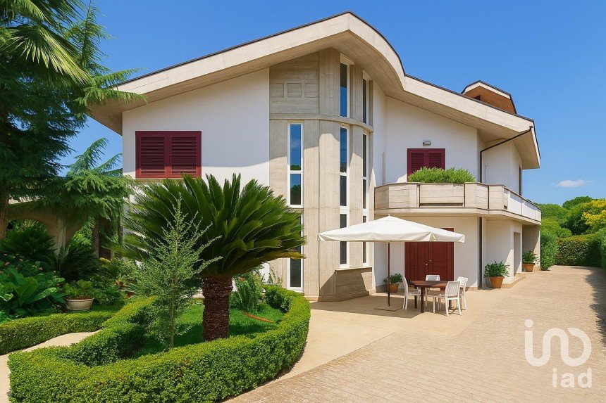 House boat 15 rooms of 258 m² in Roseto degli Abruzzi (64026)