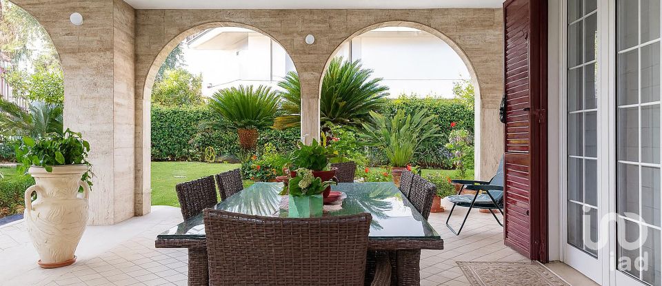 House boat 15 rooms of 258 m² in Roseto degli Abruzzi (64026)